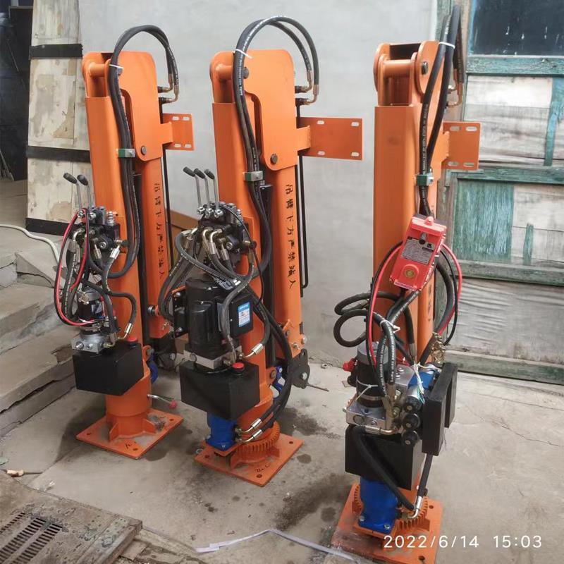 朔州市重汽蓝牌随车吊 3.2吨 国六动力强 液压驱动 农用自卸起重机